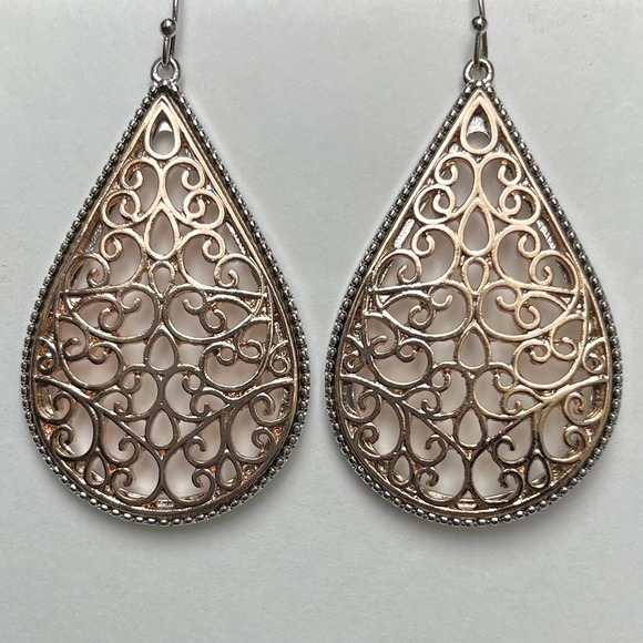 Boutique Two Tone Metallic Silver Rose Gold Filigree Teardrop Dangle Earrings - Picture 2 of 3
